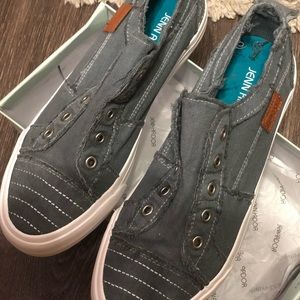 JENN ARDOR Women Low-Top Tennis Canvas Sneaker Size 8.5 Grey in color